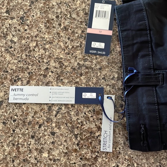 Black Jean Capris - Picture 3 of 3